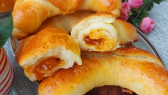 TOPE SE U USTIMA Napravite lisnate kiflice sa džemom