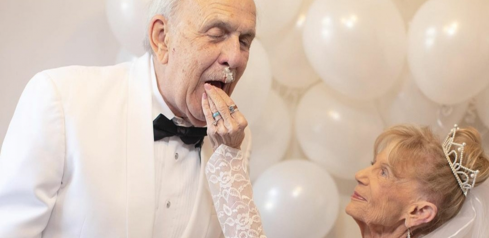 POLA VEKA SVAKI DAN SE LJUBE Obeležili zlatnu svadbu istim fotografijama