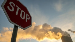 U ŠTA GLEDAŠ?! Džipom se zakucao"golf" u centru Aranđelovca, nije se zaustavio na znak "stop"