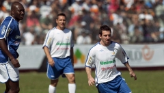 LEGENDARNI FUDBALER DOŽIVEO SAOBRAĆAJNU NESREĆU Lekari mu se bore za život