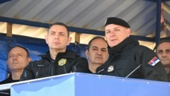 VULIN POSETIO STUDENTE KRIMINALISTIČKO-POLICIJSKOG UNIVERZITETA Ulažemo u našu budućnost i mladost, modernizaciju policije koja će ubek biti ispred kriminalaca