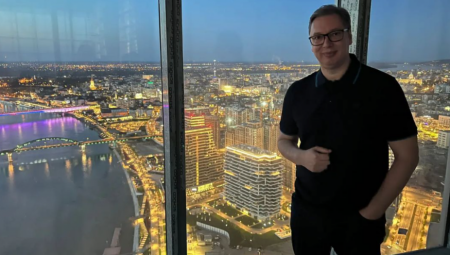 SMRZAO SAM SE Vučić: Pravim se kao da nisam, beskrajno sam ponosan na Beograd na vodi (FOTO)
