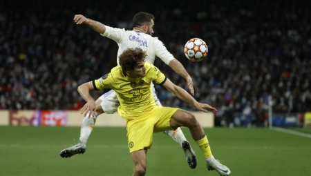 BARSA KORISTI SITUACIJU Bek stiže u Kataloniju