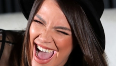 MARIJA MIKIĆ PONOVO IMA NAJLEPŠI RAZLOG ZA SLAVLJE! Pevačica van sebe od sreće, ne skida osmeh sa lica!