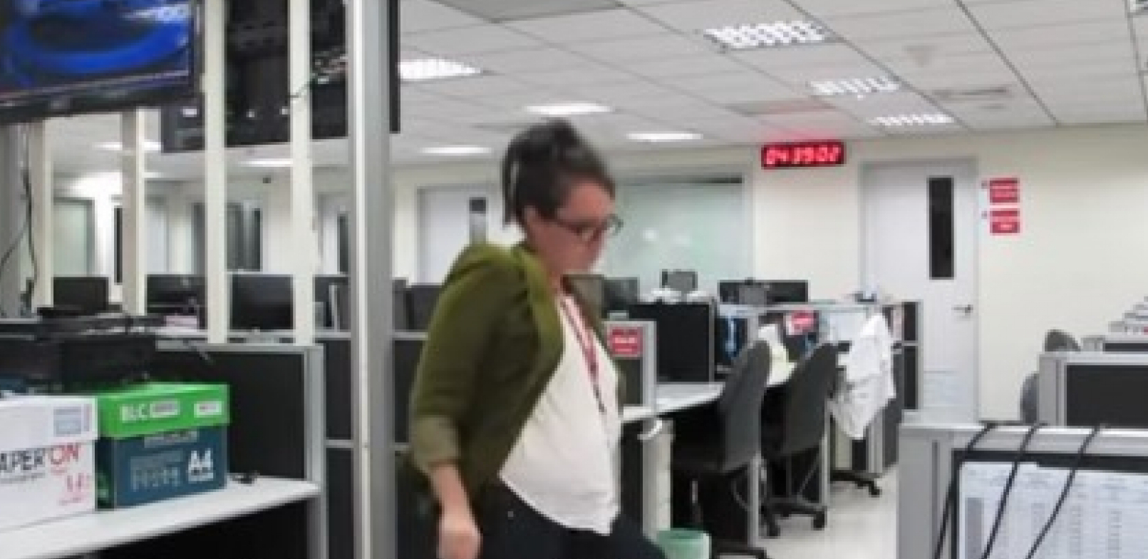 KAD MARINA PALI IZ FIRME, ONA NAPRAVI LUDILO Pogledajte kako se daje otkaz, a tek šta je namenila šefu (VIDEO)