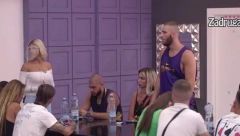 HAOS U ZADRUZI Milica i Mensur zaratili zbog njegovog osmeha, on izleteo napolje,  Veselinovićeva pravdala njihov odnos