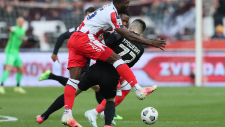 ZAŠTO DA PRIČAMO O DERBIJU? Legendarni trener opasno potkačio Zvezdu i Partizan!