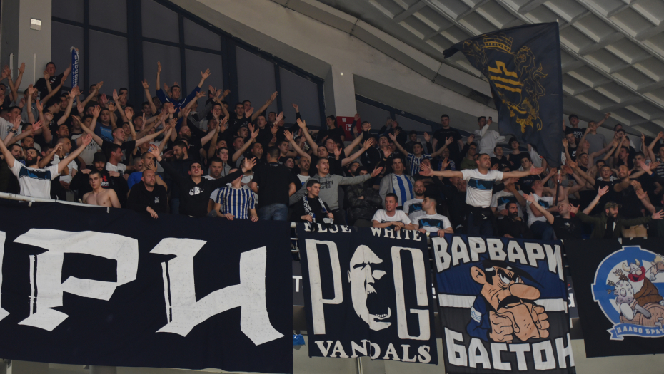 SRAMNE UVREDE U PODGORICI Navijači Budućnosti isprozivali Ivanovića, Radonjića i Čovića, trener Zvezde im šmekerski odgovorio (FOTO)