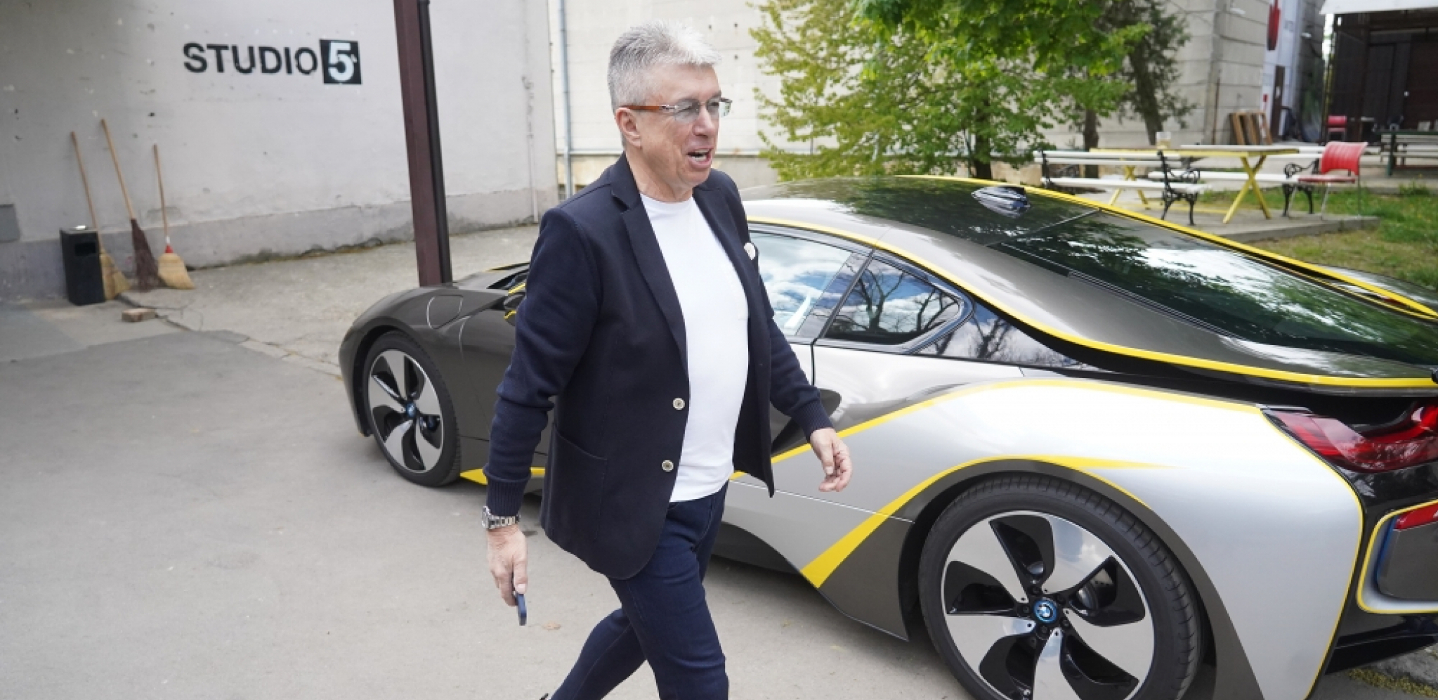 RADIO KAO POLICAJAC PA POSTAO ZVEZDA GRANDA Govorili su mu da je budala, Saša Popović je krivac za sve