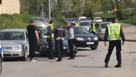 SUDAR ČETIRI AUTOMOBILA Obustavljen saobraćaj na putu Požega- Čačak