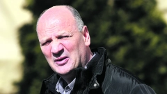 ZA NEVERICU! ĐAVOLJI ADVOKAT IZAŠAO IZ PRITVORA I STIGAO U SUD DA BRANI VELJU I MARETA Optužuju ga da radi za Šarića, a sad zastupa koljače