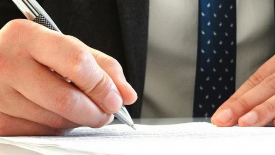 PREVARANT SAŠA PONOVO HARA! Zapošljava devojke u Srbiji, nudi ogromnu platu, na kraju nestane!