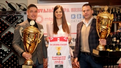 DUPLA KRUNA, OLE Zvezdina tačka na trofejnu sezonu svojih odbojkašica: Timski duh doneo pehare