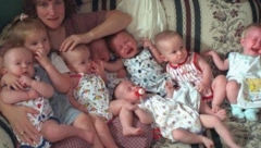 OSTALA JE TRUDNA SA SEDMORKAMA: Za četiri bebe su joj predlagali abortus, a evo kako izgledaju osamnaest godina kasnije