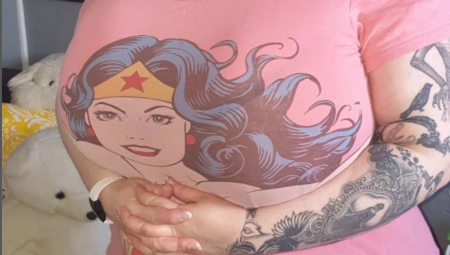 NJENE GRUDI SU TEŠKE VIŠE OD 15 KILOGRAMA Zbog toga boluje od raznih infekcija i čireva, a država odbija da joj pomogne (UZNEMIRUJUĆA FOTOGRAFIJA)