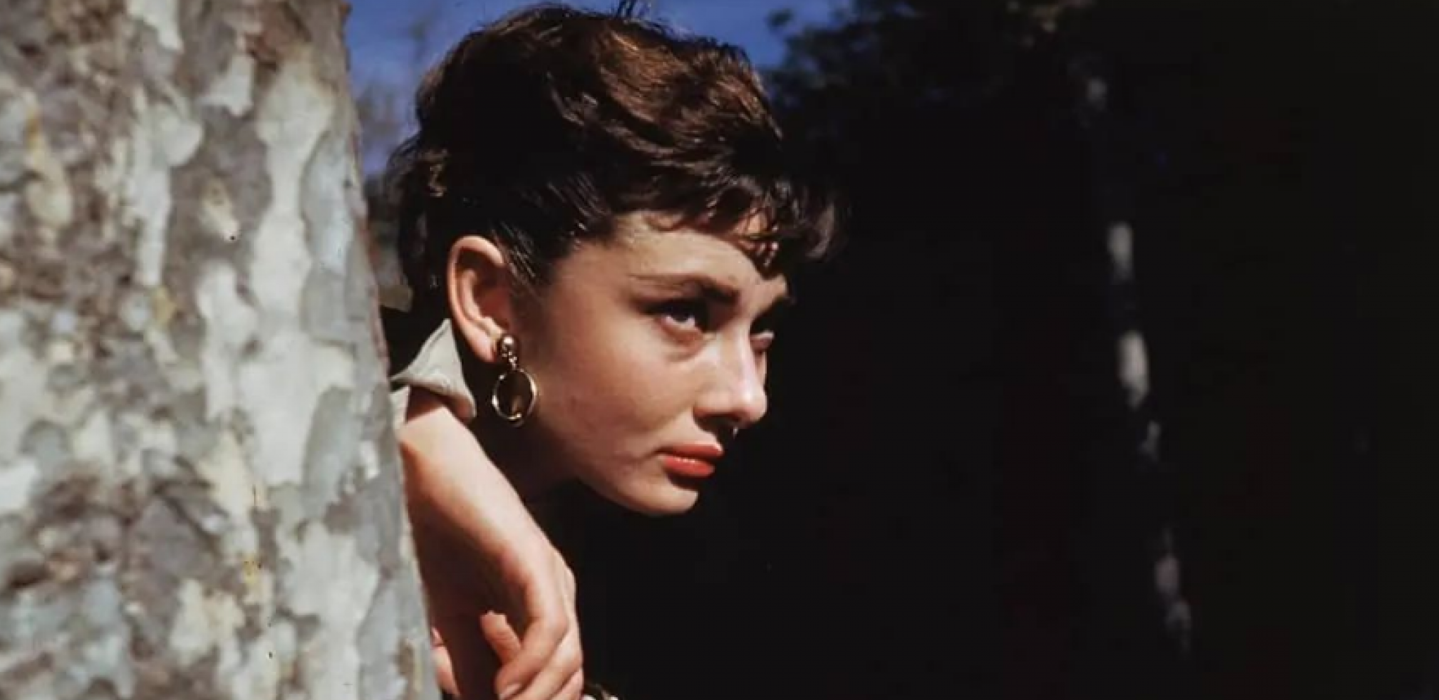 IMALA JE POBAČAJE OD STRESOVA, MUŽEVI SU JE VARALI Bila je sinonim lepote i elegancije, a umrla je od raka creva i pluća
