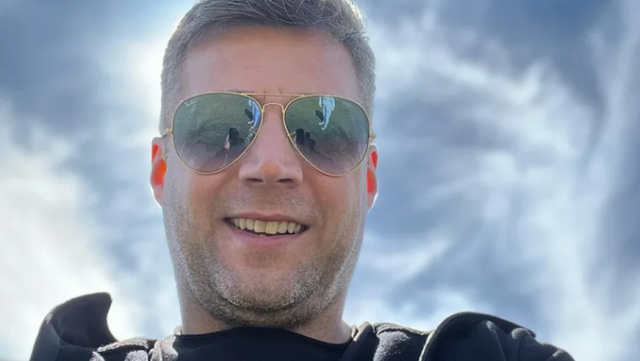 ODUŠEVILA OBJAVOM, ČESTITKE PLJUŠTE Bojan iz Leksingtona i njegova supruga čekaju treće dete