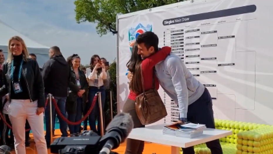 TRENUTAK ZA CEO ŽIVOT Kako je Nole oduševio  trudnicu, nije mogla da sakrije euforiju i suze radosnice (VIDEO)