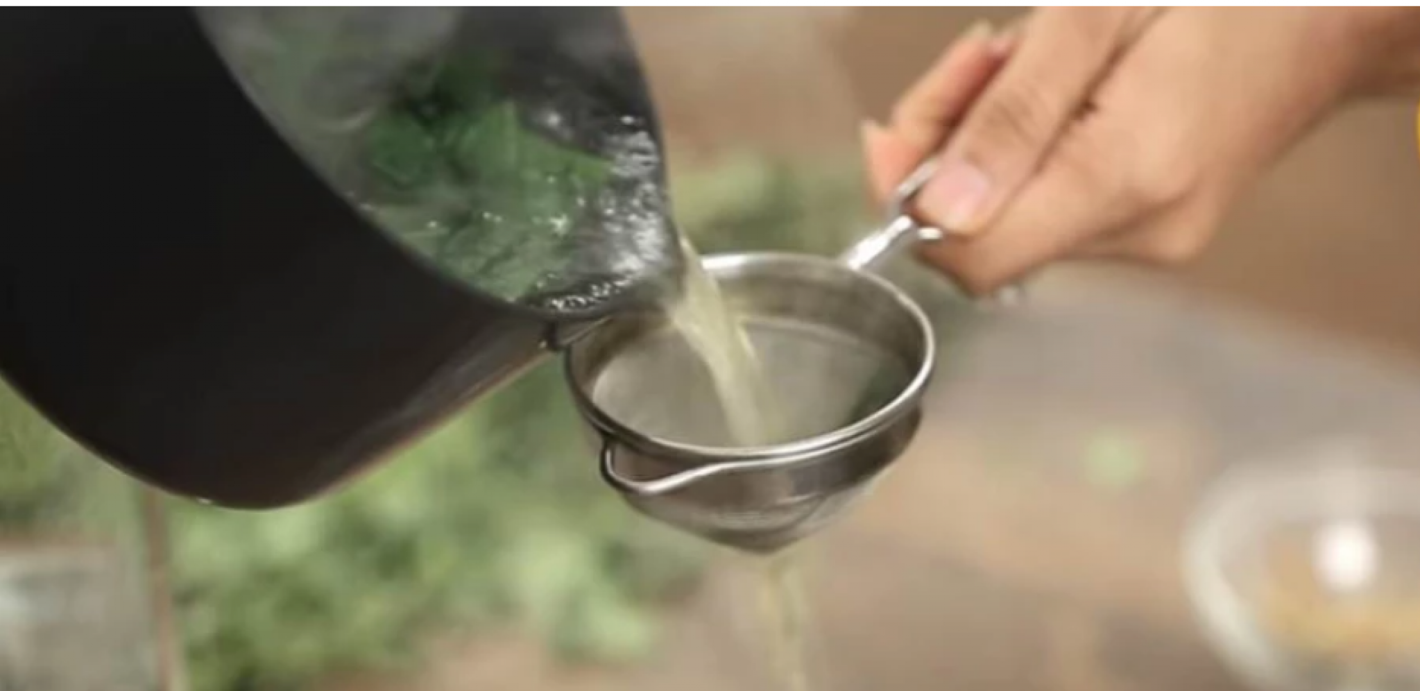 U TOPLU VODU DODAJTE SAMO 1 SASTOJAK Super napitak za niži holesterol i mršavljenje