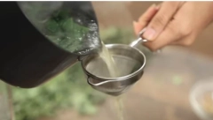 POMAŽE KOD UPALE SINUSA I SMIRUJE KAŠALJ: Ovaj čaj je najbolji za inhalaciju, ali samo ako se pravilno pripremi