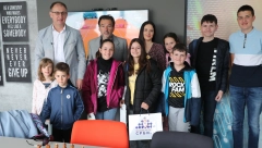 BUDUĆI ŠAMPIONI U POSETI ALO! REDAKCIJI Mališani iz Pančeva nastavili žetvu medalja, pa dobili zlata vredne savete od predsednika Lazića (VIDEO)