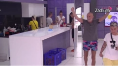 PRAZNIČNO JUTRO Zadrugari skočili na noge, a Lepi Mića pao u sevdah, evo i šta je razlog tome (VIDEO)