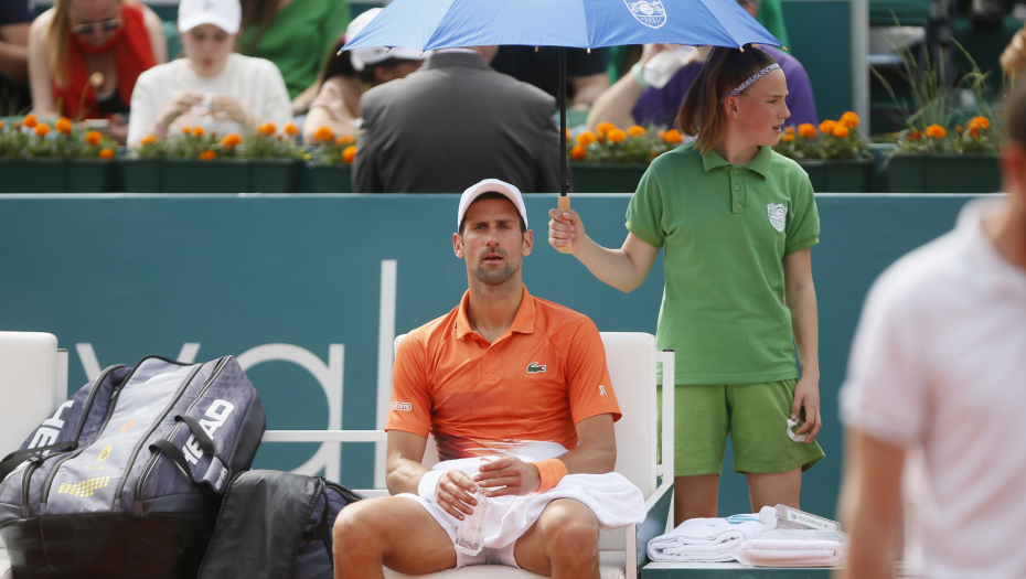 SKANDAL KAKAV SE NE PAMTI Britanci traže da se Đokoviću zabrani učešće na Vimbldonu, a razlog je samo jedan (FOTO)
