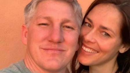 STOMAK PREKRILA ŠIROKOM KOŠULJOM Evo kako Ana Ivanović provodi trudničke dane, Bastijan joj ugađa u svakom trenutku! (FOTO)