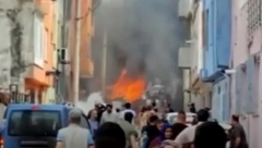 AVION SE SRUŠIO USRED GRADA U padu poginula dvojica, pogledajte stravične scene sa lica mesta u Turskoj (VIDEO)