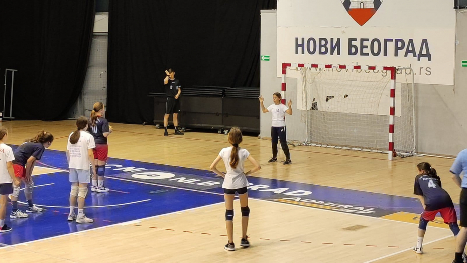 USPEŠNO ZAVRŠENA RUKOMETNA LIGA Takmičili se đaci osnovnih i srednjih škola