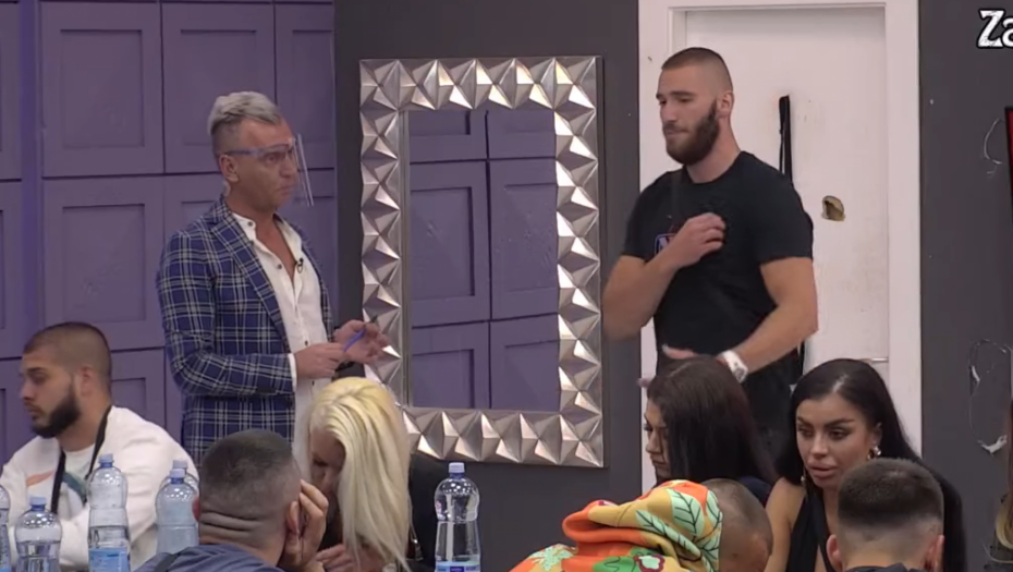 HAOS ZA CRNIM STOLOM Mensur progovorio o pozivu sa Almom, priznao da se oseća loše, a Mini je uputio ove reči