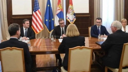 PREDSEDNIK VUČIĆ UPOZNAO KAREN DONFRID SA SITUACIJOM NA KiM Srbija ispunila obaveze, dok Priština uporno izbegava (FOTO/VIDEO)