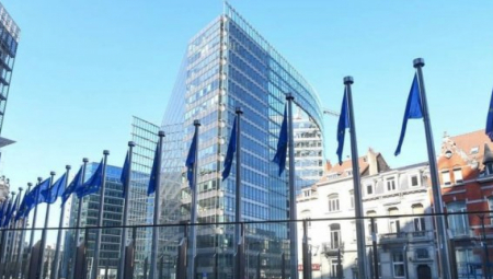 EK PREDLOŽILA DEVETI PAKET SANKCIJA PREMA RUSIJI Ovi privredni sektori će biti obuhvaćeni najnovijim zabranama