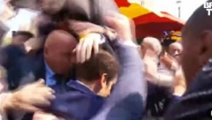 NAPAD NA MAKRONA, REAGOVALO OBEZBEĐENJE Haos u javnosti, umešala se i policija (VIDEO)
