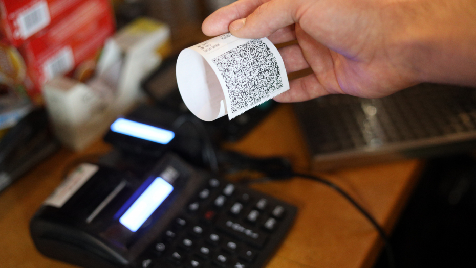 "NEVEROVATNO, TO JE PLJAČKA"  Besna žena podelila račun, a korisnici društvenih mreža ne mogu da veruju u ono što vide (FOTO)