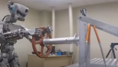 ROBOT SMRSKAO ČOVEKA Muškarac u najvećim mukama preminuo na radnom mestu