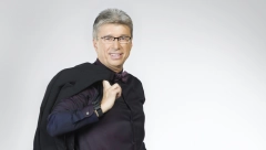 POPOVIĆ NOSI TORBICU KOJA KOŠTA KAO POLOVNI AUTOMOBIL Saša se pojavio na audiciji „Zvezde Granda“ u Banjaluci, a komentari pljušte