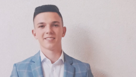 ZALUTALI METAK POGODIO NIKOLU (18) DOK JE SEDEO U DVORIŠTU Momak iz Priboja pao kao pokošen, od zdravog mladića za samo par sekundi ostao invalid
