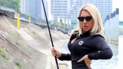 JOVANA JEREMIĆ TRENIRA U BRUSHALTERU Šok potez poznate voditeljke ostavio sve prisutne bez teksta, društvo joj pravila ćerka (VIDEO)