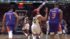 SMUČIO SE SVIMA NBA zmija u nokdaunu, ovo je moralo da se desi (VIDEO)