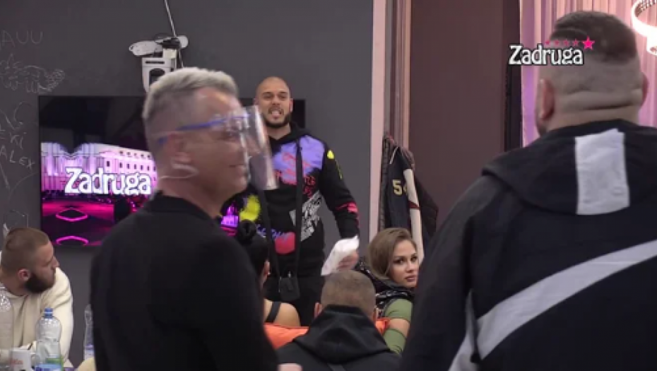 DEJAN PECNUO CARA U BOLNU TAČKU Filip odmah odgovorio, pa popljuvao Dalilu