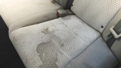MISLILI  SMO DA MORAMO DA IH NOSIMO NA PROFESIONALNO ČIŠĆENJE Ovo je bukvalno najlakši način da očistite navlake u automobilu!