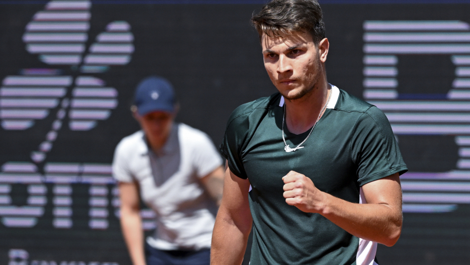 SRPSKOM TENISERU PRETE SMRĆU Britanci napali Kecmanovića zbog Đokovićeve poruke, on im odbrusio kao nikada pre