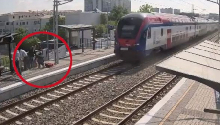 DRAMA NA TOŠINOM BUNARU! Čovek spasao život ženi pred vozom koji je jurio, pa se samo prekrstio (VIDEO)