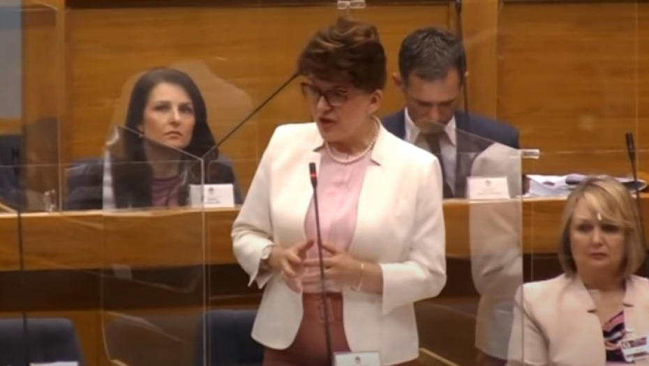 BROJKE ZA GINISA U REŽIJI ZORE VIDOVIĆ Ministarka finansija RS napala nepoželjne firme iz Srbije, a one im pune budžet