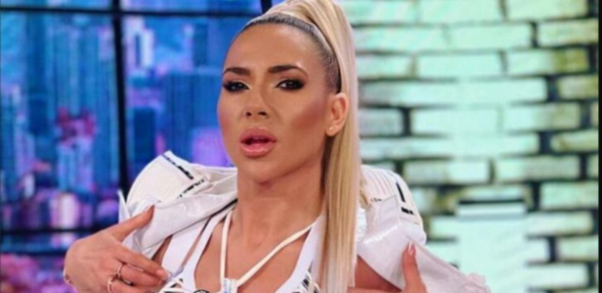 NE PODNOSIM FOLIRANJE Jovani Jeremić dobacivali majstori na ulici (VIDEO)