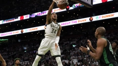 BREJK U BOSTONU Adetokunbo tripl-dablom doneo Milvokiju prednost u seriji (VIDEO)