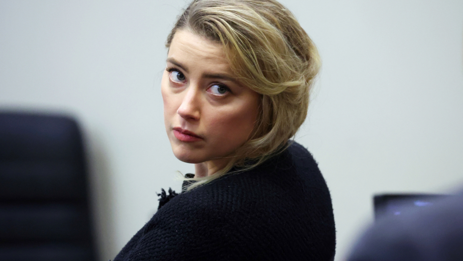 HVALILA SE TIME Svedok potvrdio: Amber jeste vršila veliku nuždu na Depovom krevetu