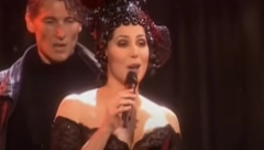 BOLEST JOJ JE RAZORILA TELO, ALI SE PEVAČICA NE PREDAJE Dok se bori sa ovim simptomima bira zdravu ishranu, a jednu namirnicu nikada neće uneti u organizam!