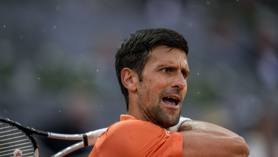 KAKVA ČAST Novaka sa tribina gleda legenda Real Madrida (FOTO)